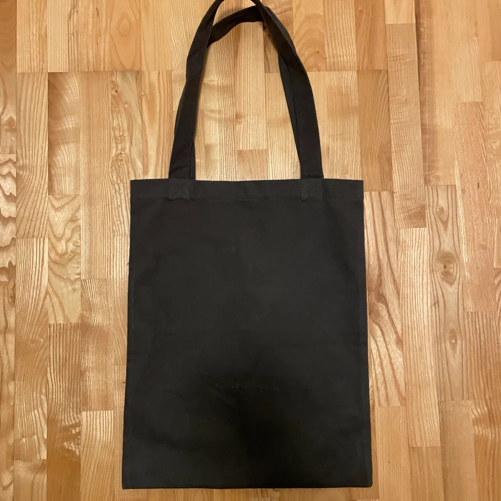 Rick Owens mainline totebag - oanvänd. Perfekt casual väska som passar till allt. . Väskor.