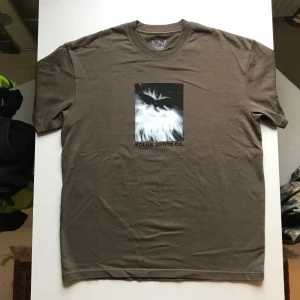 Polar skate co. - Tshirt M  - Helt ny, aldrig använd. 10/10