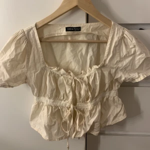 Topp - Säljer denna super fina toppen som är perfekt inför sommaren 
