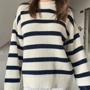 Stickad tröja från bikbok  - Stickad tröja från bikbok, jätteskön och bra material 