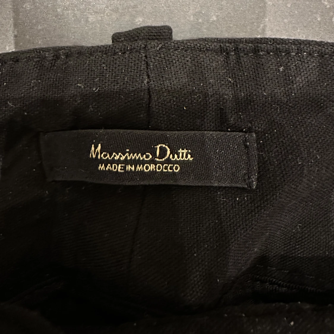 Svarta låga kostymbyxor  - 91