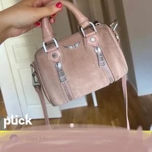 BYTA!! - Hej skulle kanske vilja byta denna äkta Zadig i väska minsta storleken som är köpt på plick den är lite smutsig men inget som syns när man har på den tycker jag! Skulle helst vilja byta mot samma modell i svart eller den typ mörkblå i mocka i samma model!