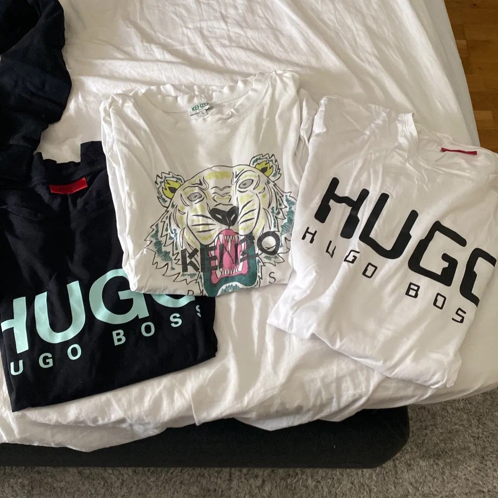 Säljer mina t-shirts 3 för 400 kr har blivit för små och tänker sälja de storlekarna kenzo är S Vit Hugo boss är M Hogo boss svart är S. T-shirts.