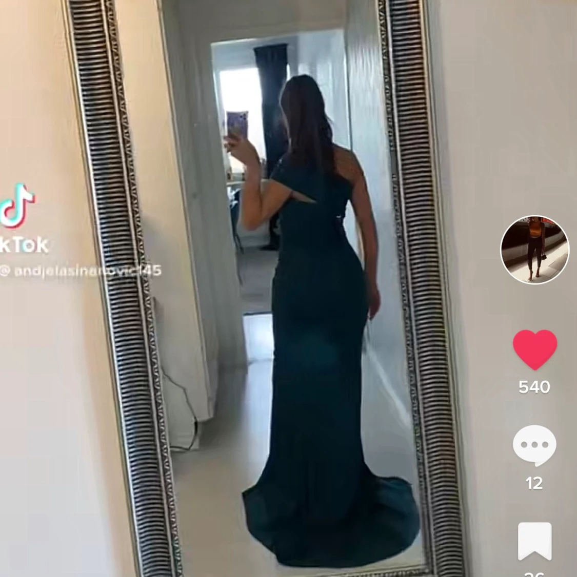 Säljer min fina balklänning, eftersom att den Inte kommer att komma till användning. - 90