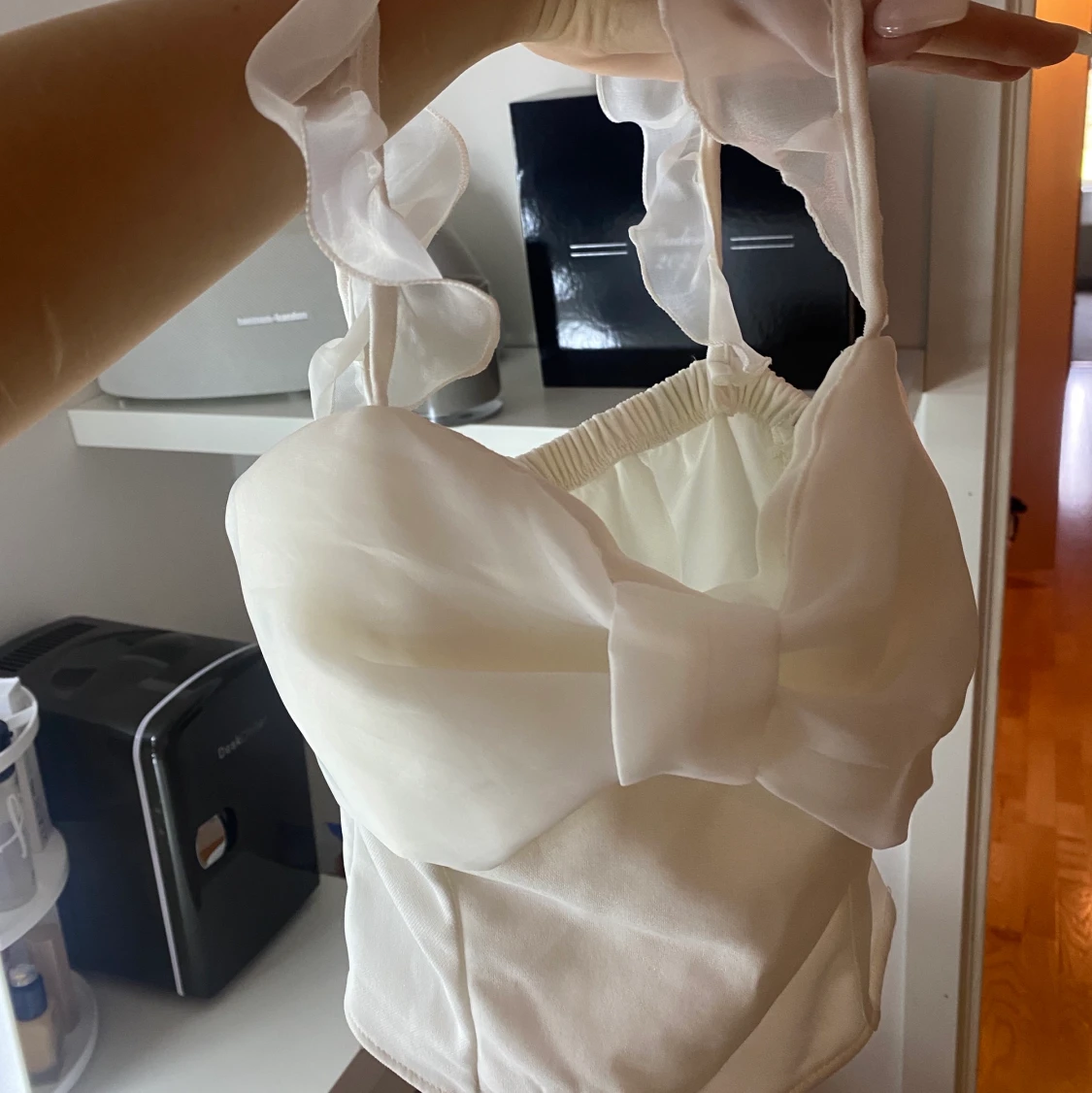 vit topp med volang - 91