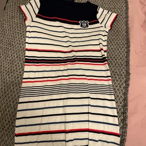 Gant klänning - Gant klänning i fint skick! Säljer pga för liten, frakt ingår ej! Passar xs 
