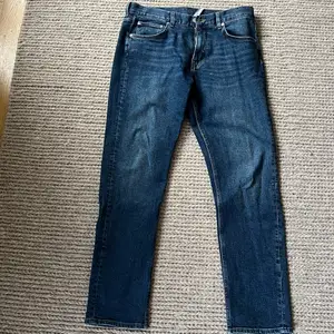 Ett par super fräscha jeans från weekday. Säljer på grund av att dom tyvärr blivit för små