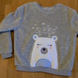 Tröja - Mjuk tröja använd en gång, finns i ullstämma Linköping el fraktas mot kostnad 