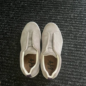 Eytys - Ett par eytys som endast är använda en gång! Säljer då dom är för små för mig! Dom är i väldigt bra skick💞skic till mig privat för frågor eller annat 