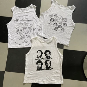 Toppar med tryck - ENDAST DEN HÖGST UPPE TILL HÖGER(sista bilden) KVAR Tre toppar jag gjort! Två egendesignade och en med Harry styles på(SÅLD men jag kommer sälja fler med Harry på om någon vecka)! 1 för 95kr, 2 för 160kr, 3 för 230kr:)