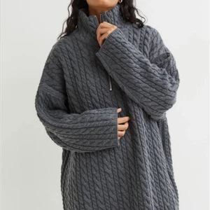 Önskar köpa! Oversize stickad tröja HM premium  - Önskar köpa denna tröja, i storlek S eller M.