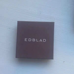 Edblad örhängen - Edblad örhängen, nästan aldrig använda och är i väldigt bra skick, säljer för 200 +frakt då nypris är 300