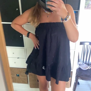 Klänning - Lite för kort för mig så jag är 175, passar nog perfekt för 170 elelr mindre. 