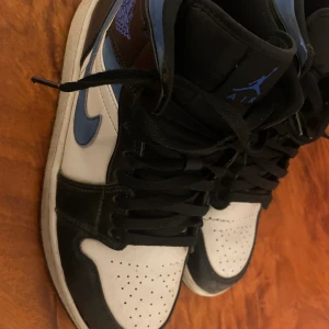 Jordan 1 racer blue - (Nypris ca 2800) Jordans i bra skick säljer för att jag inte gillar dom längre 