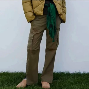 Zara cargopants  - Storlek small, säljer då jag aldrig använde rdom