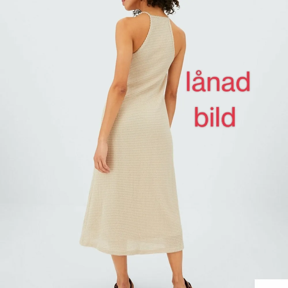 Helt oanvänd, köpt på Zalando för 300:-.. Klänningar.