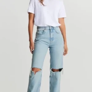 36 - 90s high waist jeans, använda bara en gång🤩