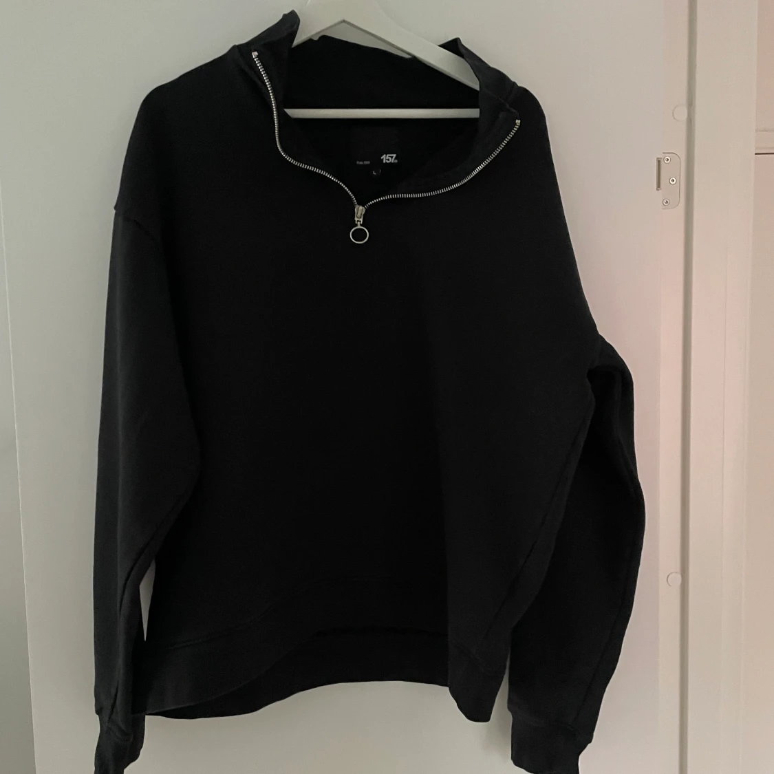 Lager 157 Svart crewneck Zip