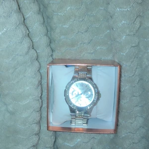 Klocka  - En klocka från Regal, aldrig andvänt.