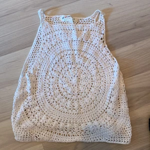 Hm coachella  - Hm coachella linnen, två stycken, ett svart, ett vitt Använd några gånger