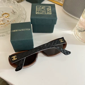 Solglasögon  - Solglasögon från chanel, storlek 53 19