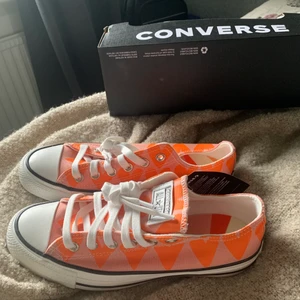 Nya converse - Helt nya converse som ej kommit till användning. 400 + frakt🥰🫶