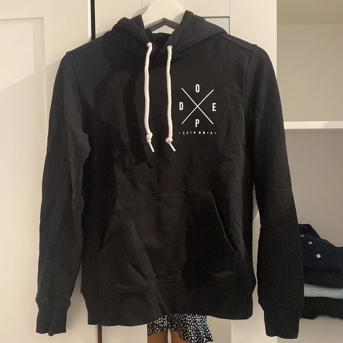 Hoodie från Dope