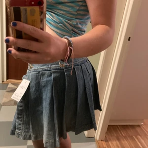 Jeans kjol  - Jeans kjol från humana. Aldrig använd. Super fint skick. Köp!! Skriv privat för fler frågor/bilder! Köparen står för frakten<3 