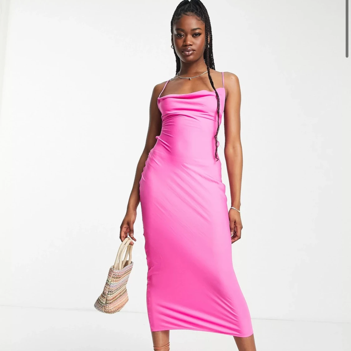 Rosa midiklänning från Asos