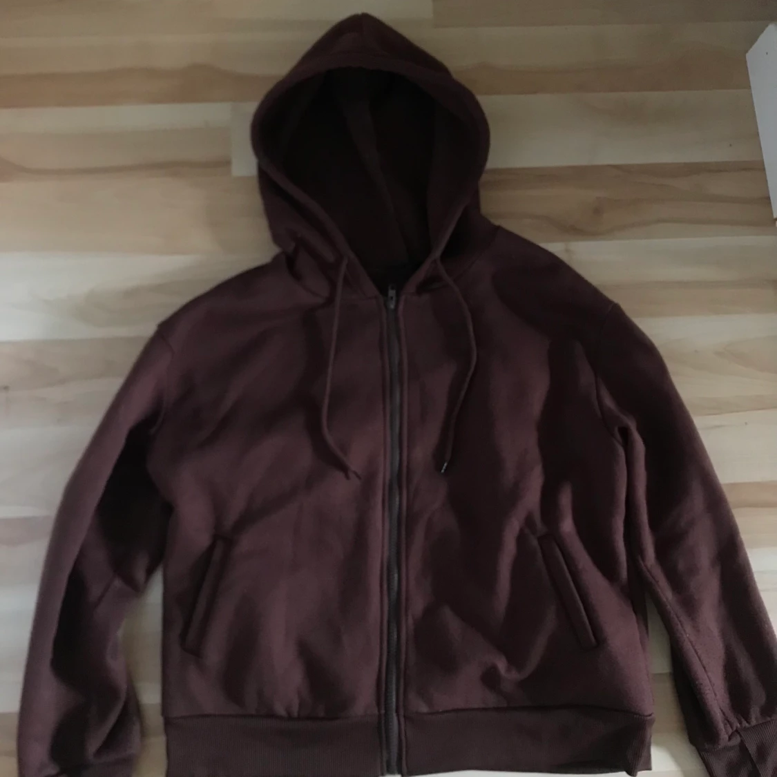 Brun zip up hoodie stolek L