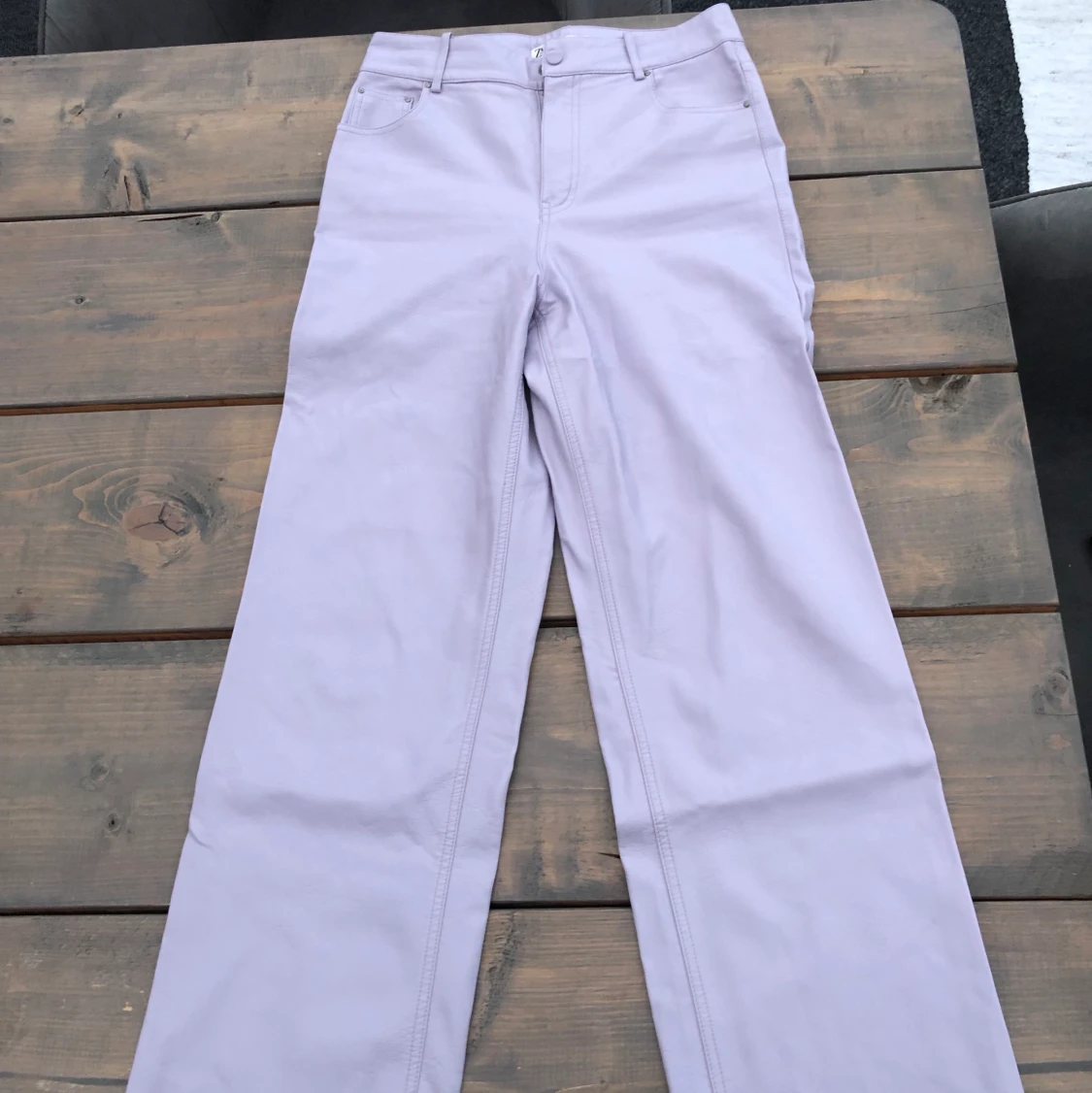 Lila skinnbyxor - 91