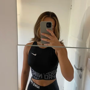 Nike tröja - Nike tröja med mesh på ryggen, storlek xs. Knappt använd