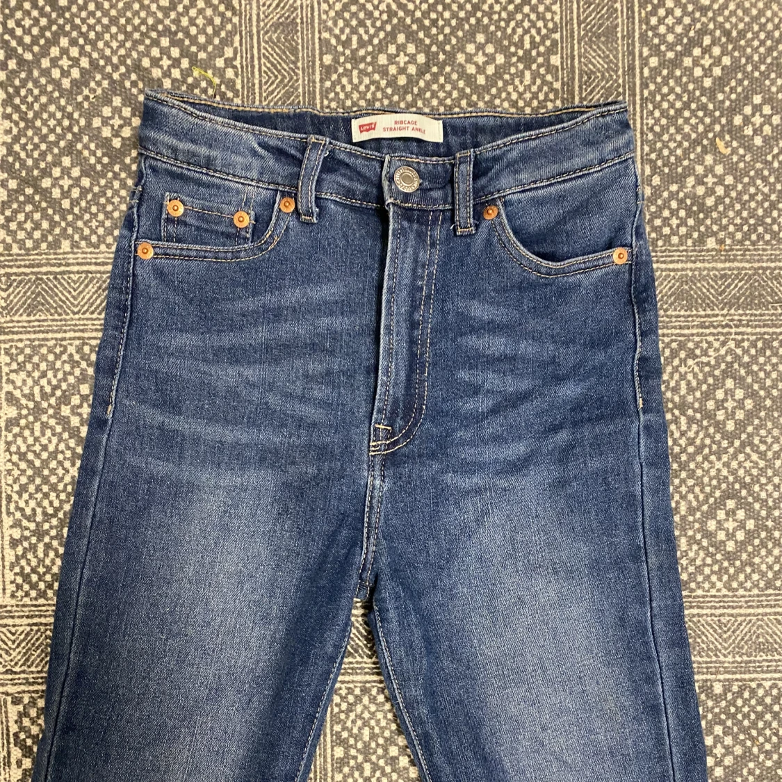 Levis ribcage straight ankle 