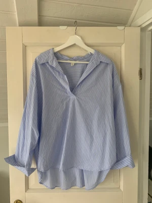 Randig skjorta - Jättefin skjorta, strl M