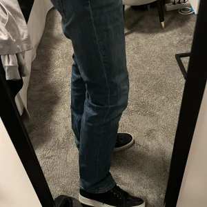 Abercrombie jeans - Lite bredare abercrombie jeans ish samma fit som ett par Levis 501 