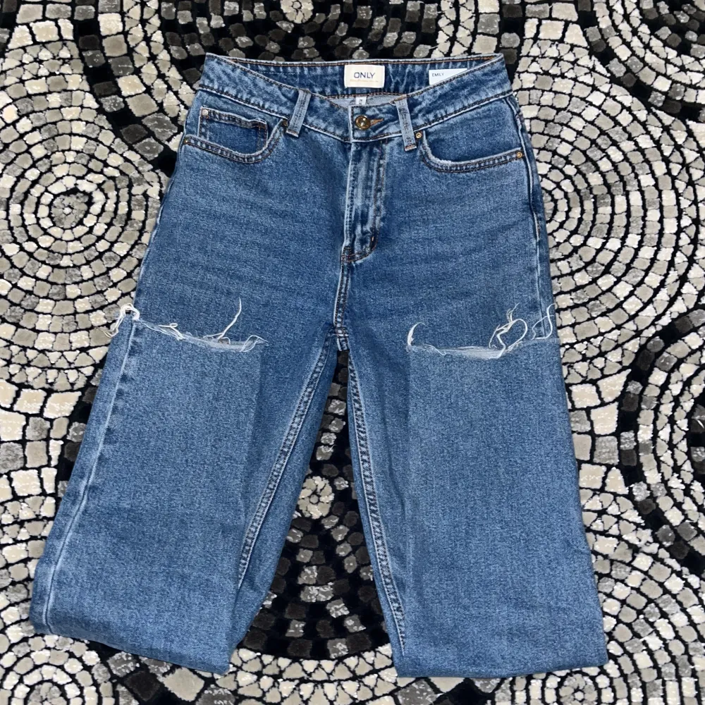 Raka högmidjad jeans från salt i bra skick, storlek 34/XS. Jeans & Byxor.