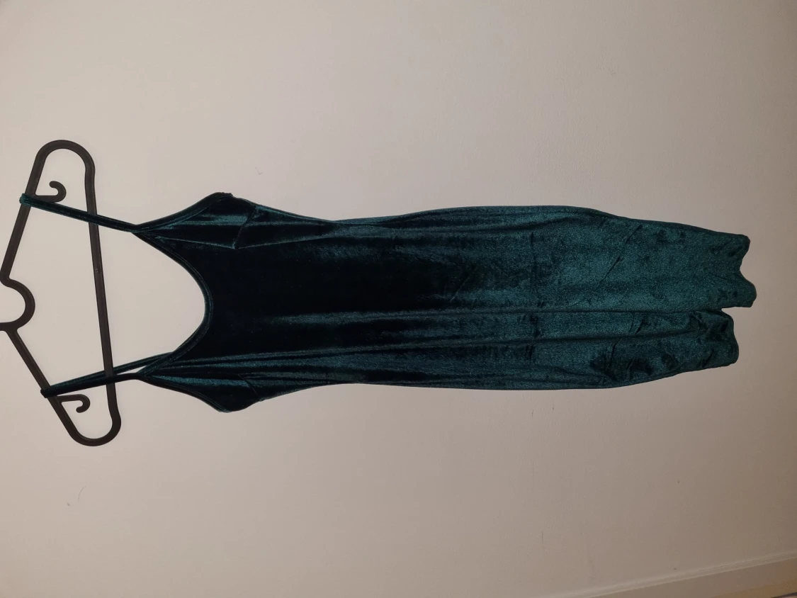 Mörkgrön sammetsklänning stl S - 90