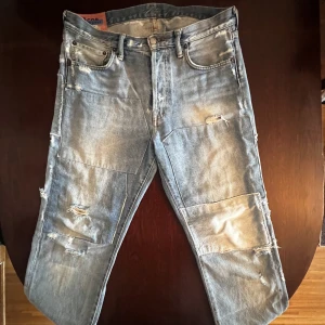 Acne Jeans  - Säljer av mina gamla favoriter som är köpta på archive sale för några år sedan. Är nu för små. Välanvända men inga flaws! Pm för fler bilder och frågor. Kram!❤️