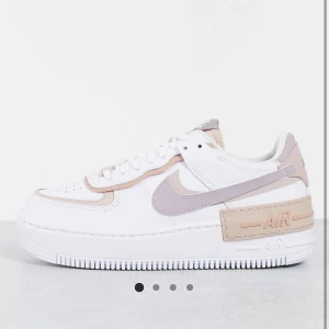 Nike air Force 1 shadow  - Köpta för mindre än ett år sedan. Använda men väldigt sparsamt! Använder inte längre därför säljer jag dom. 