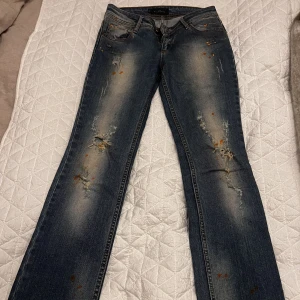 Jeans  - Säljer dessa ursnygga lågmidjade jeansen! (pris kan diskuteras)