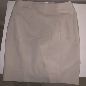 Helt ny kostym kjol - Helt ny, prislapp kvar