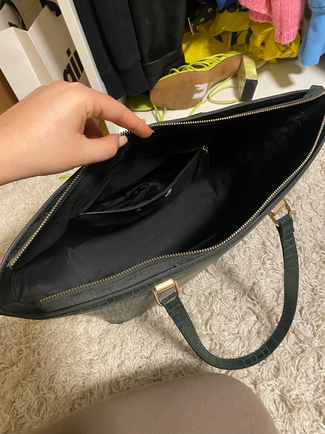 Grön ”skinn” väska - 90