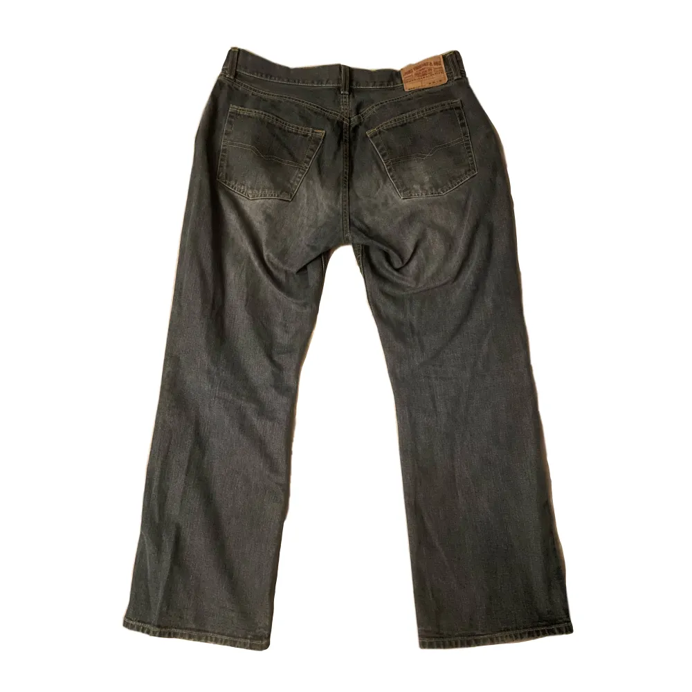 Bootcut jeans ifrån John Pearson & Son. 36/30 med bra passform och snygg wash!. Jeans & Byxor.