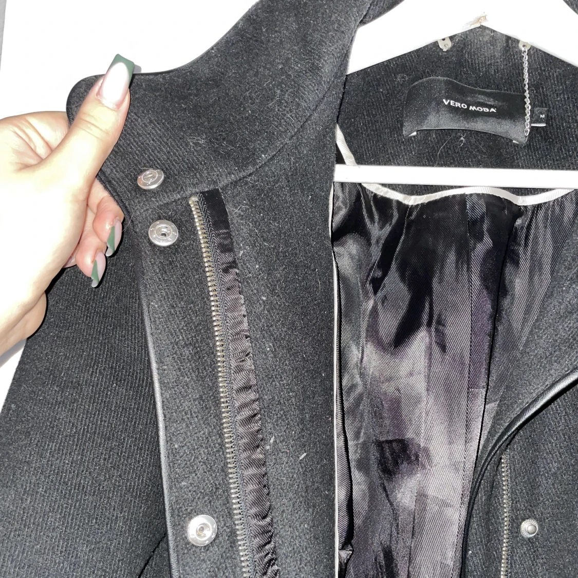 Svart kappa med knytning - 91