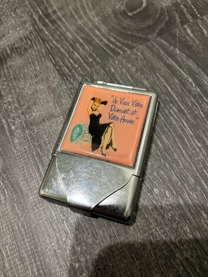 Cigaretthållare - Cigaretthållare 10kr + 30kr frakt 