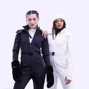 Skidoverall - Svart slutsåld skidoverall från Asos i storlek 36. Samma overall som är på alla tre bilderna fast den är oanvänd då jag råkade köpa två! Original pris: 1895kr