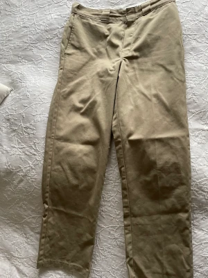 Dickies 874 Byxor - Ett par Dickies 874 inköpta för 1 år sedan. Använda så att dem blivit skönare. Cond 9/10