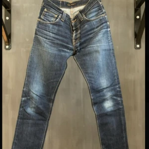 Nudie jeans  - Säljer mina nudie jeans som är i riktigt bra skick, modellen heter steady Eddie och är i storlek 29/32, nypris: 3000  skriv om ni har några fler frågor eller funderingar