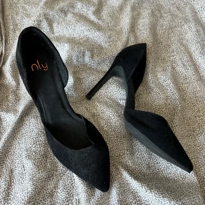 Klackar strl 39 - Köpta second hand, inte använda av mig pga för små