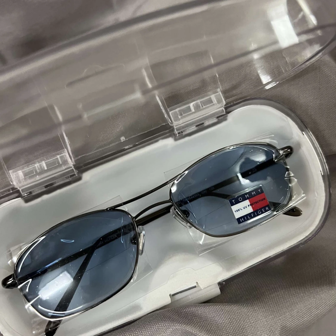 Tommy Hilfiger glasögon 